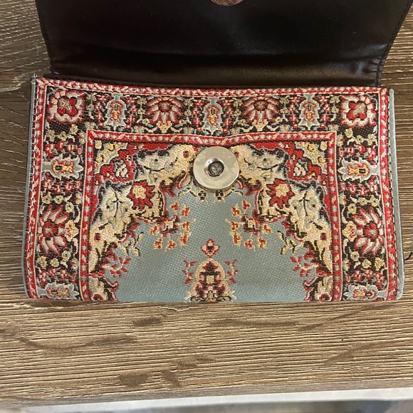 Tapestry Trifold Wallet Blue Red Cream Gold Looks like an Oriental Rug Nice! - Picture 3 of 4